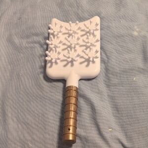 White and Gold Cat Litter Scoop